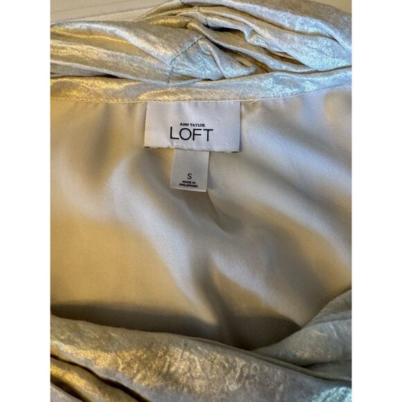 LOFT Blouse Top Womens Size S Small Sleeveless Shiny Gold Pullover Neck Ruffle - Picture 3 of 6